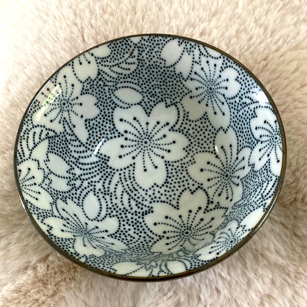 Tokyo Design Studio Black White Bowl in Sakura Model w/  flower And dot pattern